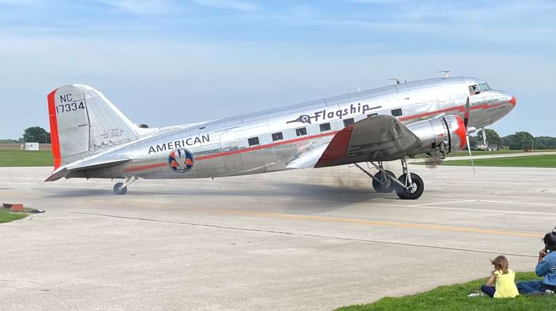 DC-3 at Galesburg